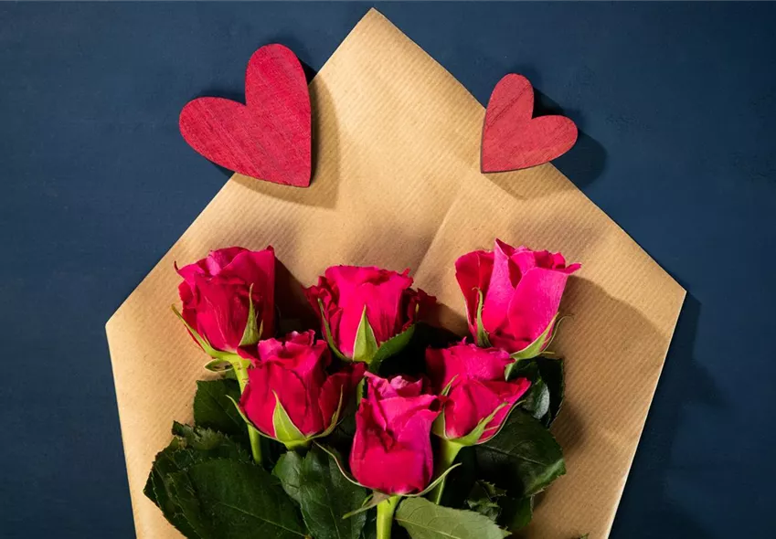 Valentinstag - Rosen mit Herzen Valentinstag - Rosen mit Herzen