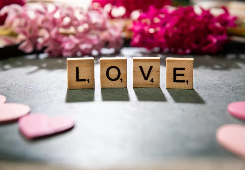 Valentinstag - Blockbuchstaben mit Hyazinthen Valentinstag - Blockbuchstaben mit Hyazinthen