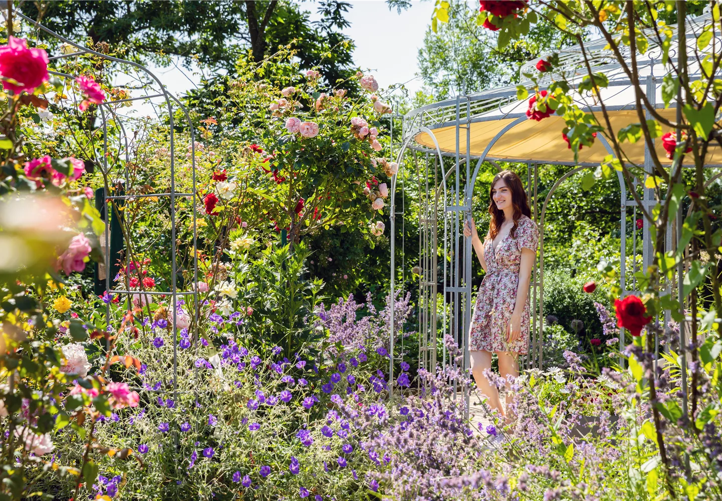 Frau im Garten Frau im Garten