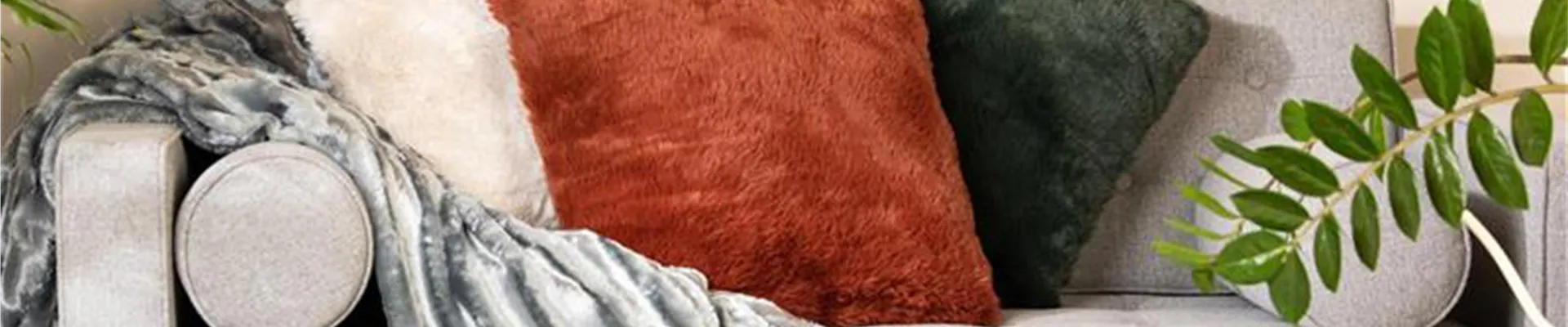 Dekoration - Sofa mit Kissen
